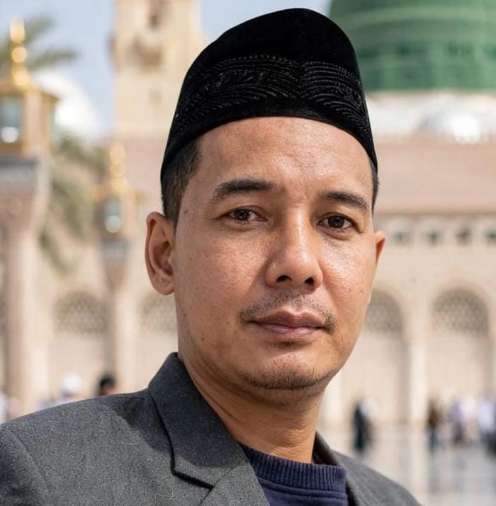 KITA ADALAH DEBU, DI BAWAH KAKI MUHAMMAD SANG NABI