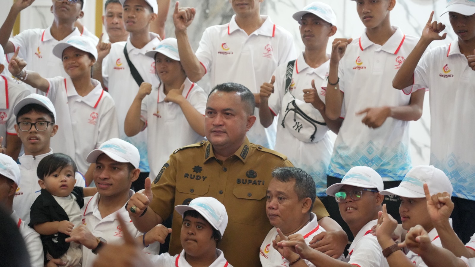 Rudy Susmanto Berangkatkan Kontingen Kabupaten Bogor Menuju Ajang PESONAS II Kupang
